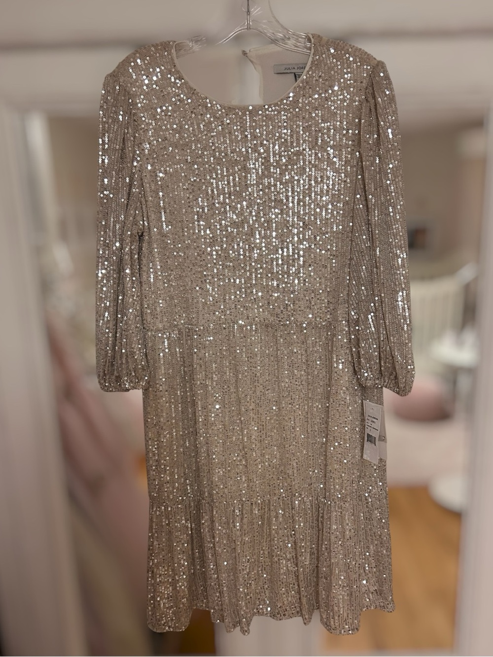 Julia Jordan  Tiered knee-length Sequin Dress View 2